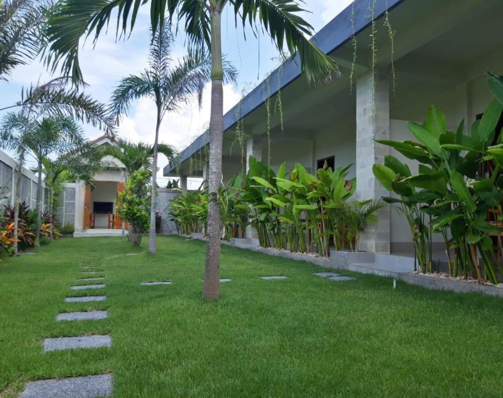 Kamala Hotel Selong Belanak Exterior foto